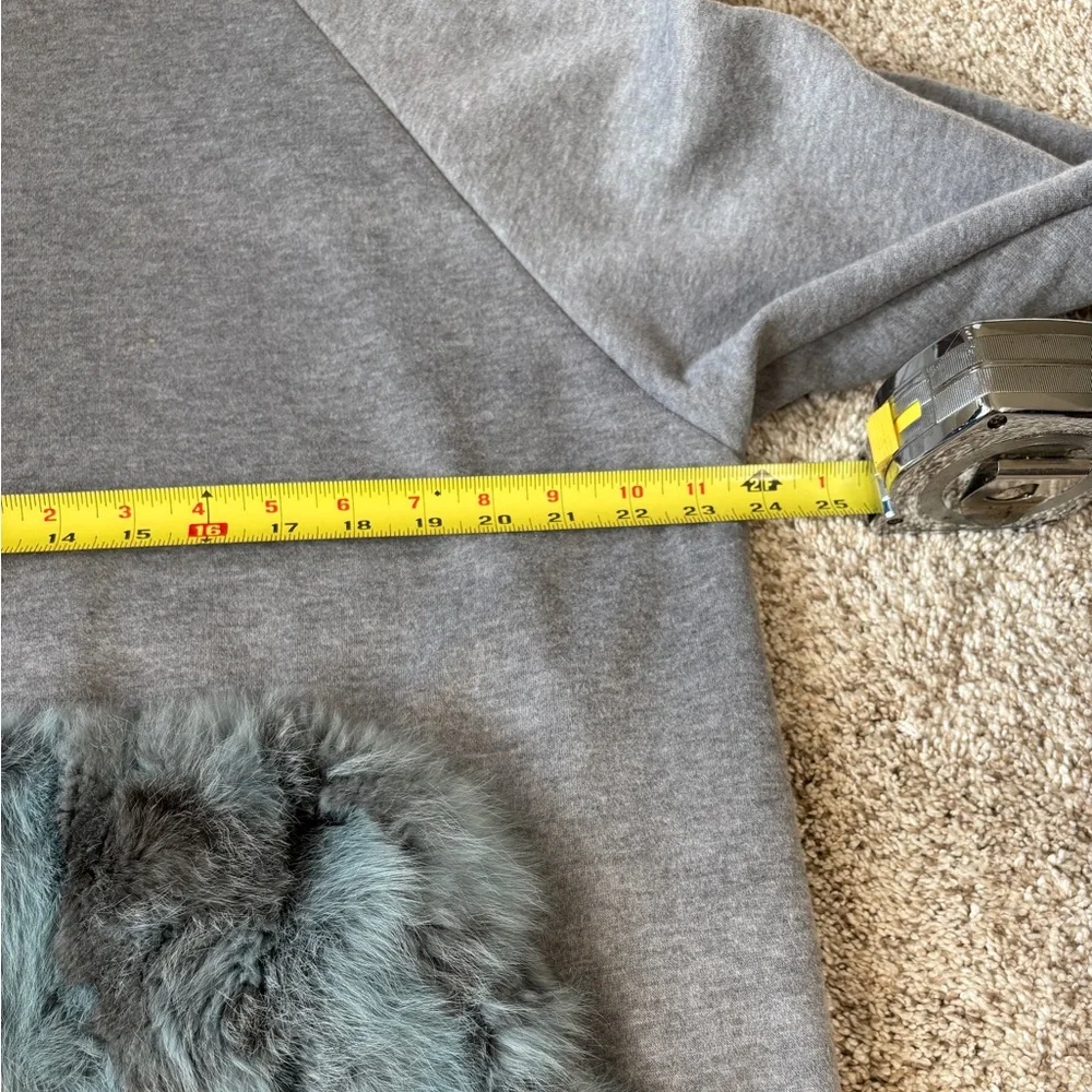 Jocelyn Luxe Oversized Sweatshirt Rabbit Fur Pocket Gray Size Small - Picture 8 of 9